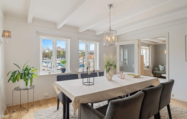 Dining - Charming and centrally located detached house by the marina. 3 bedroom, EV charg (Rogaland)
