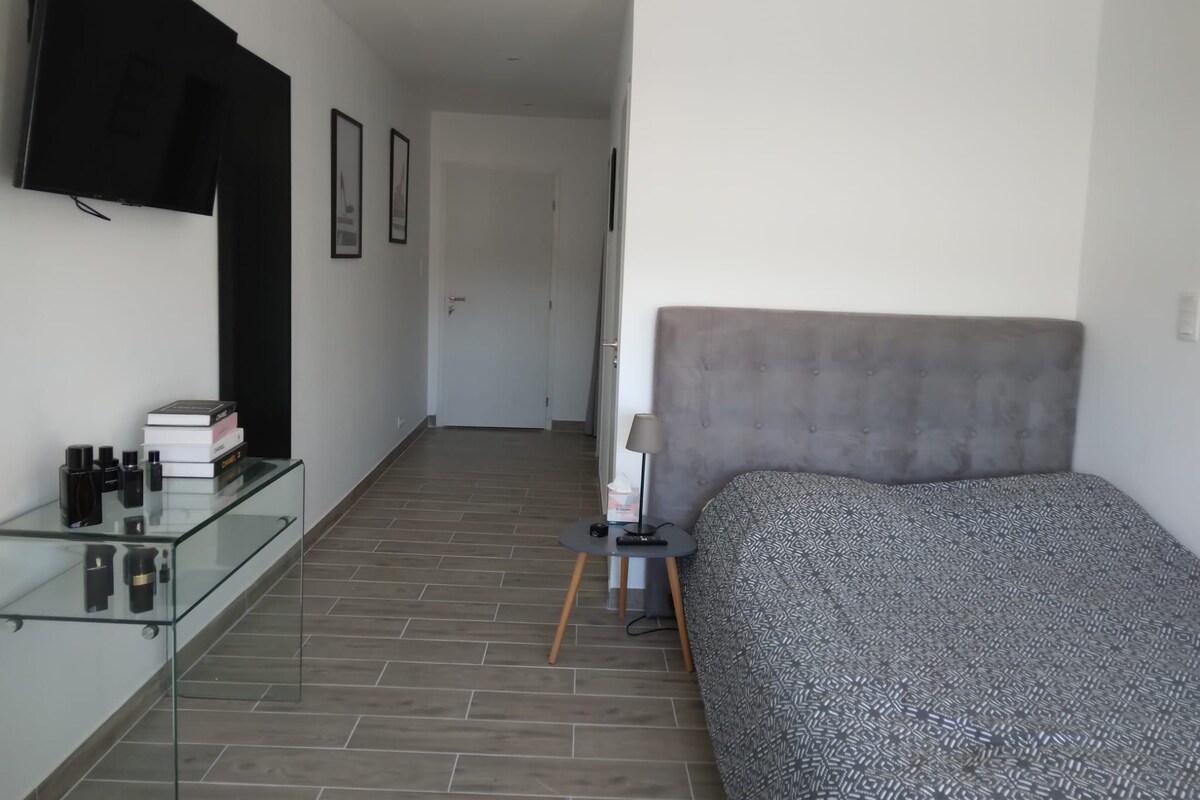 Habitación doble (Chanel) | Wifi gratis, decoración individual, mobiliario individual