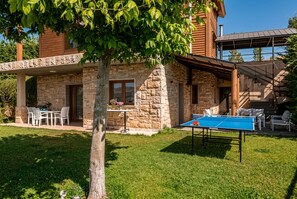 Outdoor dining - Stone 1 - Faqra - 2 bedroom apartment cliffside with large grass patio (Kfardibiane)