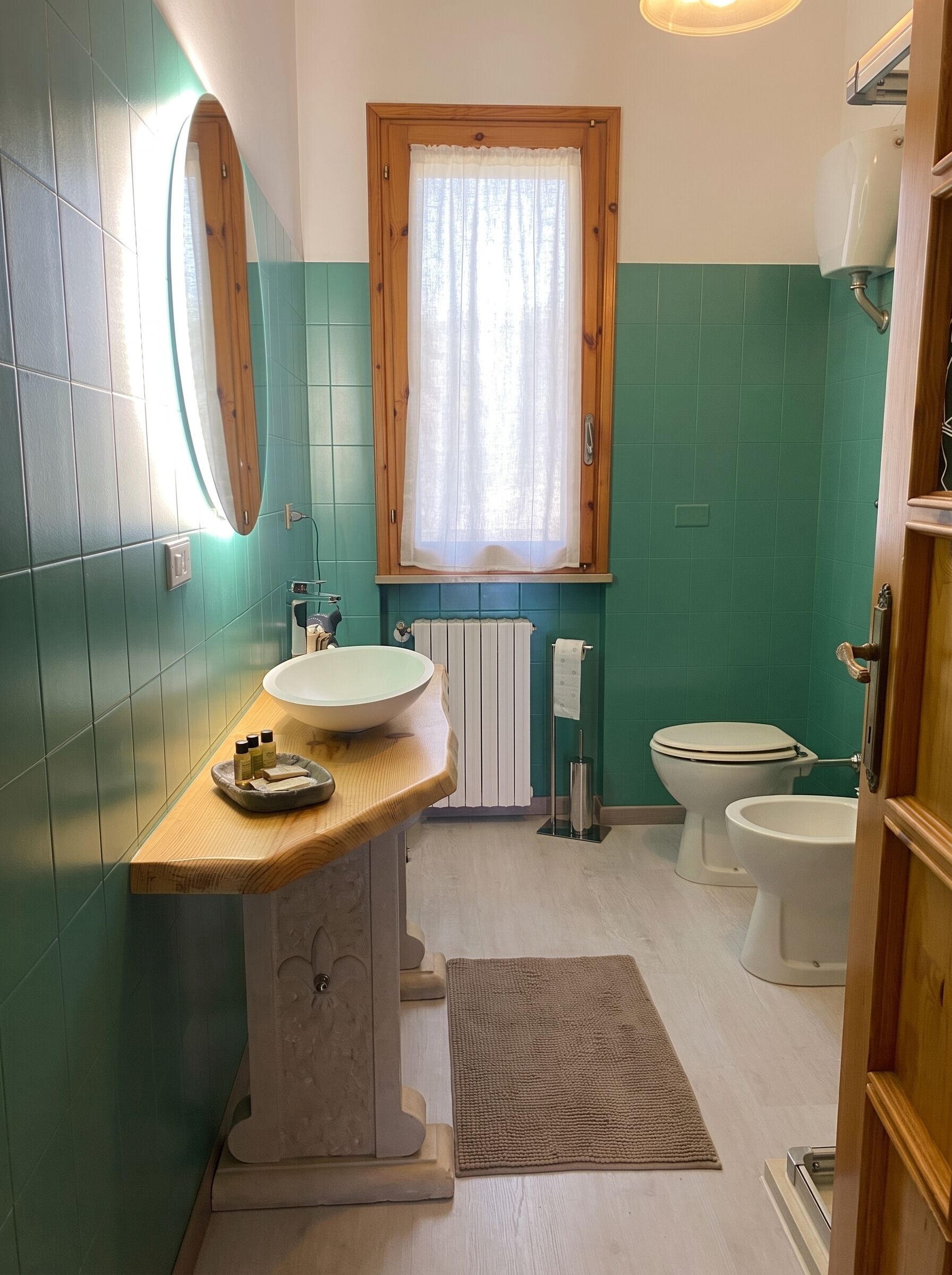 Dusche, Haartrockner, Bidet, Handtücher