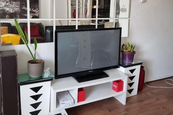 Ground Floor 1-bed Flat, Parking, Edgware - Edgware