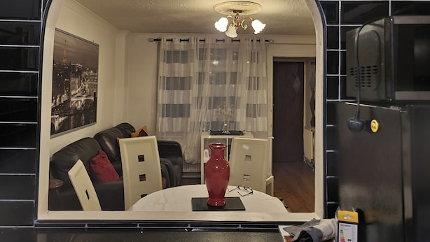 A compact living space with a kitchenette, a dining area, and a living room. - Ground Floor Flat, Free Parking, Near Tube Station (Edgware)