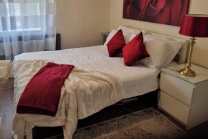 1 bedroom, iron/ironing board, WiFi (free), bed sheets