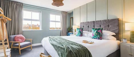 2 bedrooms, iron/ironing board, travel cot, WiFi