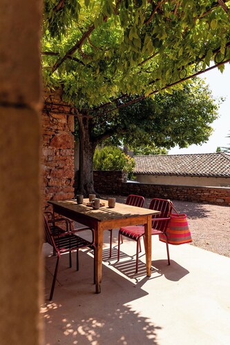 Maison Pourpre | Sleeps 10 | Burgundy | Close to the village