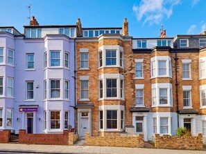 Exterior - Umpires Watch - Cricket View - Sleeps 2 (Scarborough)