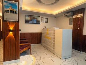 Lobby - Hotel MR Residency (Dehradun)