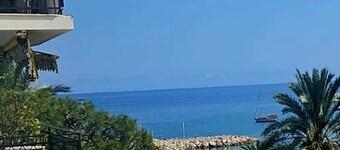 Luxury Apartment for 4 People - Beachfront - Beach