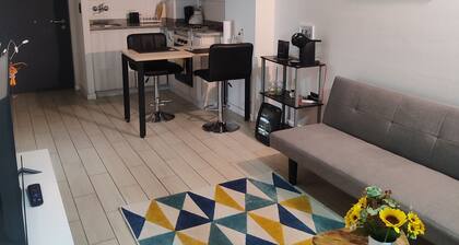 Furnished 1-bedroom apartment with a terrace and parking. Daily Rental