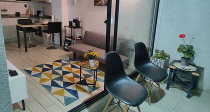Furnished 1-bedroom apartment with a terrace and parking. Daily Rental