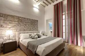 Room - Florence abode with Private Courtyard Near Duomo & Piazza Santa Maria Novella (Firenze)