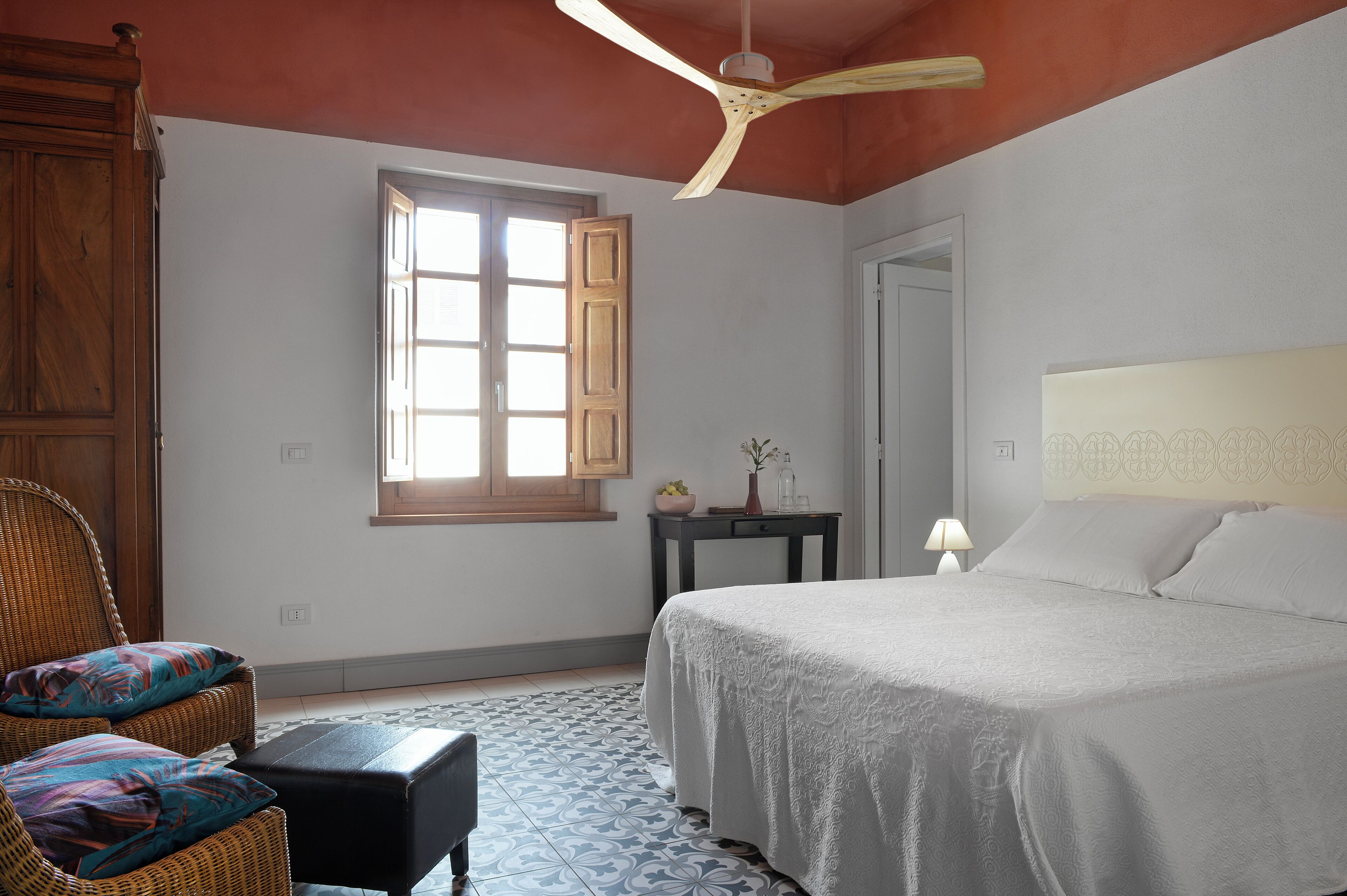 In-room safe, soundproofing, free WiFi
