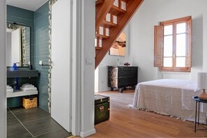 In-room safe, soundproofing, free WiFi - Casa Mediterranea (Nurachi)