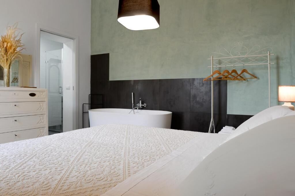 In-room safe, soundproofing, free WiFi