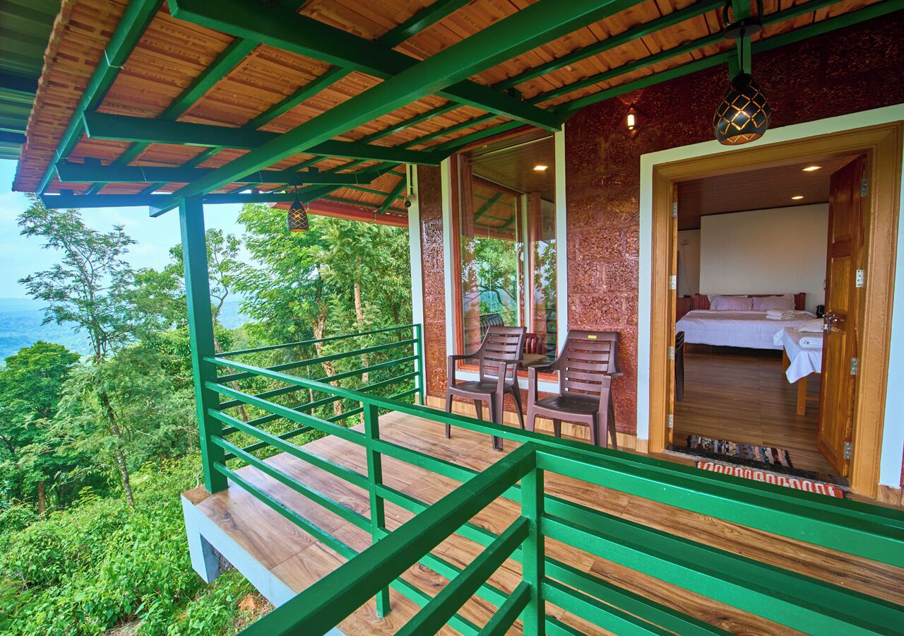 Deluxe Studio Suite, Balcony, Garden View | Property grounds