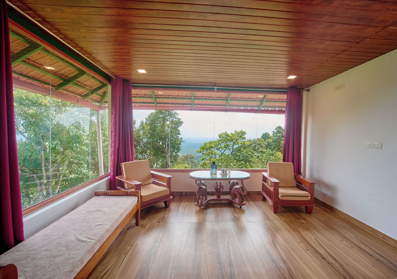 Deluxe Studio Suite, Balcony, Garden View | Interior