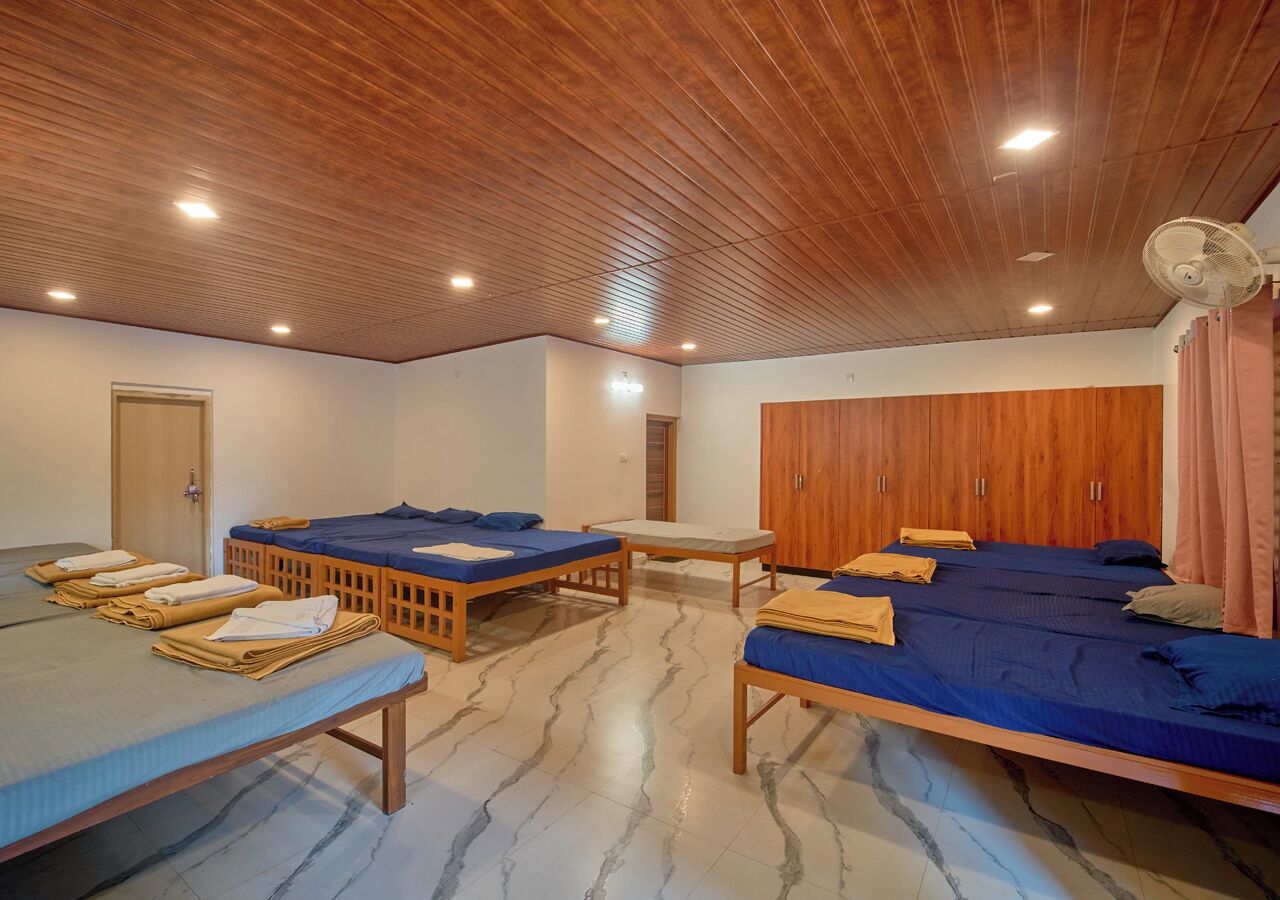 Comfort Shared Dormitory | Desk, laptop workspace, free WiFi
