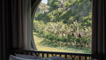 Deluxe Double or Twin Room, Balcony, Mountain View