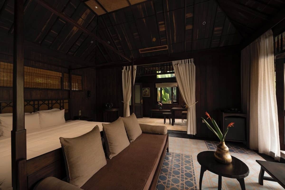 Private Pool Villa | Minibar, in-room safe, desk, laptop workspace