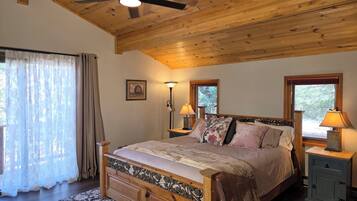 2 bedrooms, iron/ironing board, internet, bed sheets