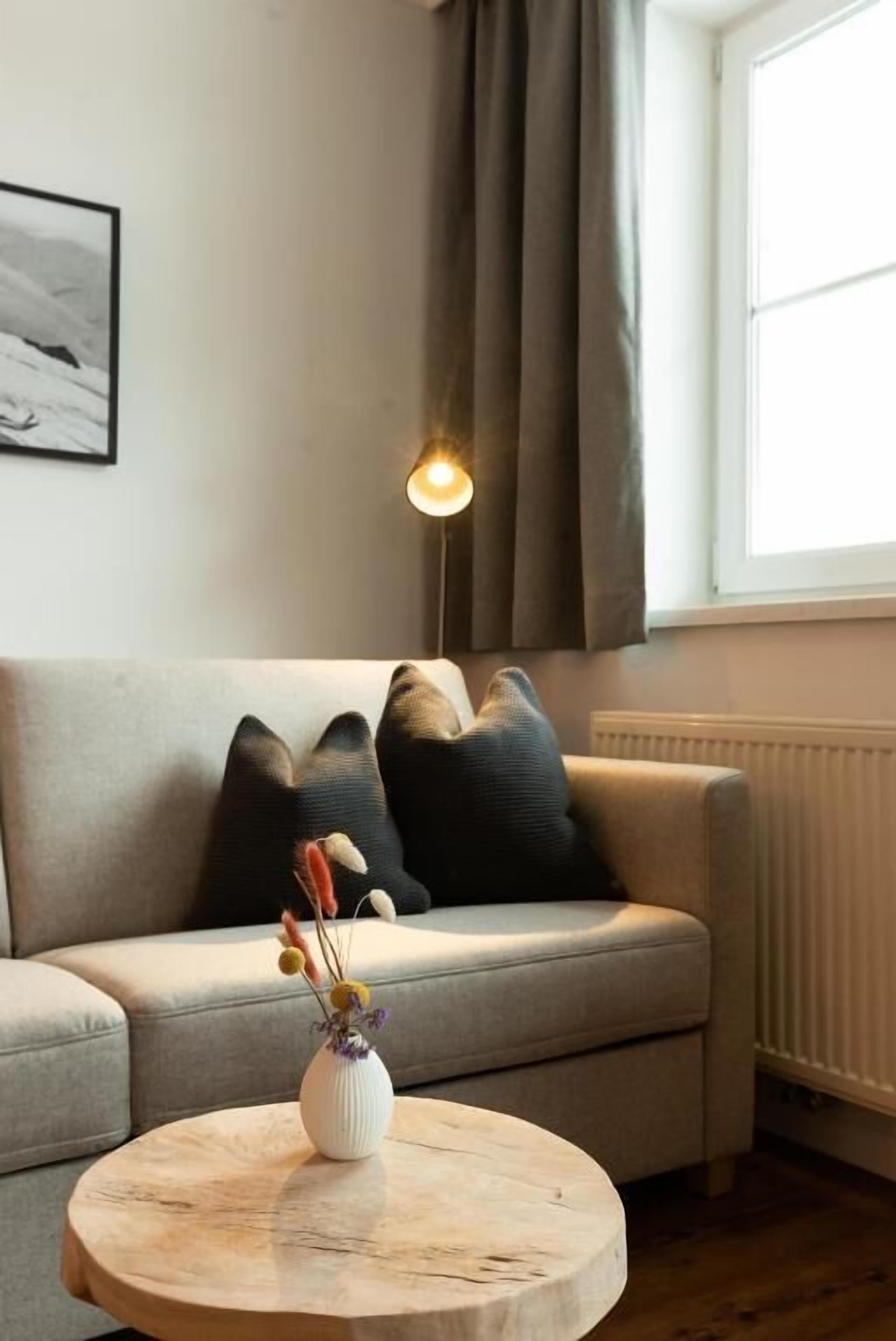 Familienzimmer, Balkon, Bergblick | Wohnbereich | Kinderspielzeug