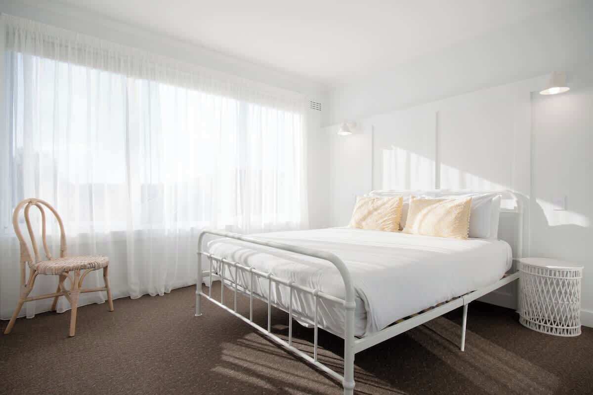 WiFi, bed sheets