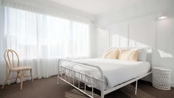 WiFi, bed sheets