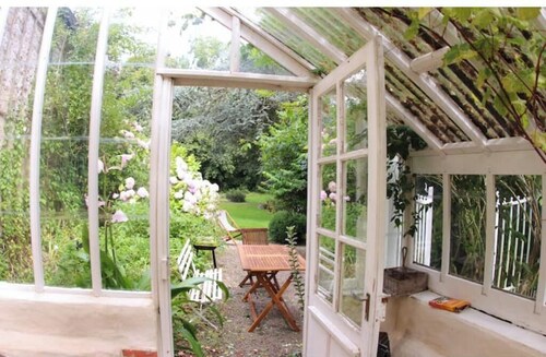 Le Gîte de la Serre – the glass-roofed cottage where you can take the time to enjoy life