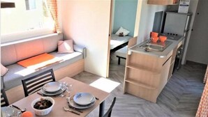 Mobile Home | Private kitchen - Mobile Home Near Chateau de Chaumont (Veuzain-sur-Loire)