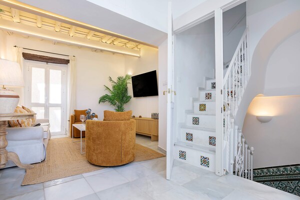 Stylish House With Terrace Casa Del Buen Viaje - Sevilla