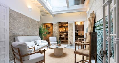 Stylish House With Terrace Casa del Buen Viaje