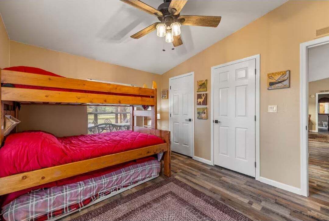 Bunk bed room