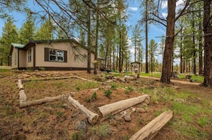 Property grounds - Cordes Cabin in Greer (Greer)