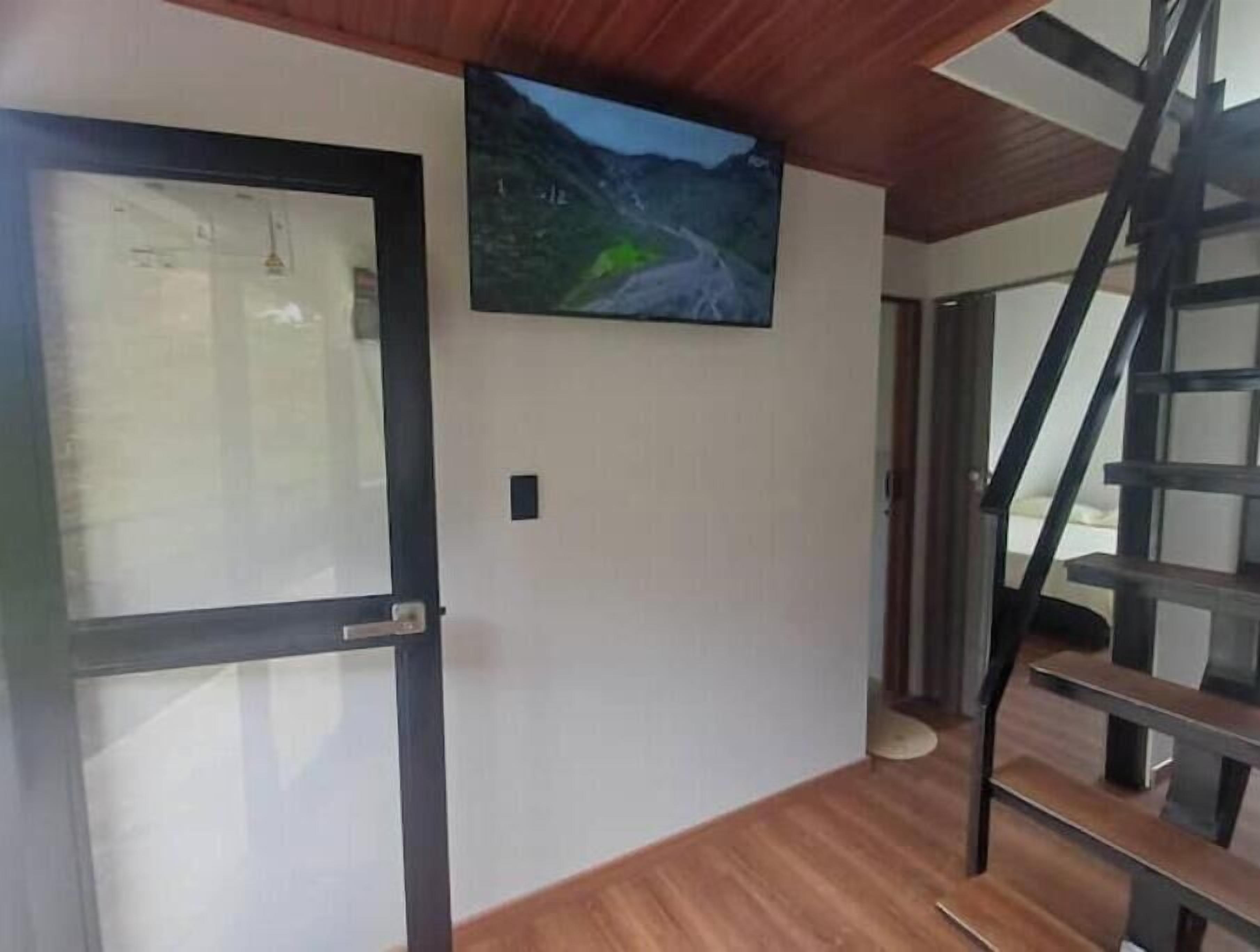 4 bedrooms, free WiFi, bed sheets