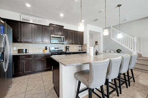 Coffee/tea maker, fridge, microwave, oven - Solterra Bliss Retreat, Near Disney w/ Lazy River (Davenport)