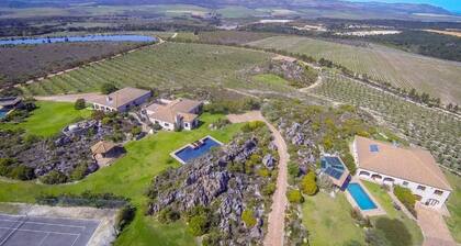 Barton Hoopoe Cottage Near Hermanus With Wood Fired Hot Tub