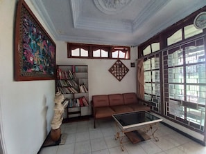 Lobby sitting area - Hotel O Syariah Near UNS Surakarta forme (Surakarta)