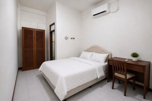 Standard Single Room - Hotel O Syariah Near UNS Surakarta forme (Solo)