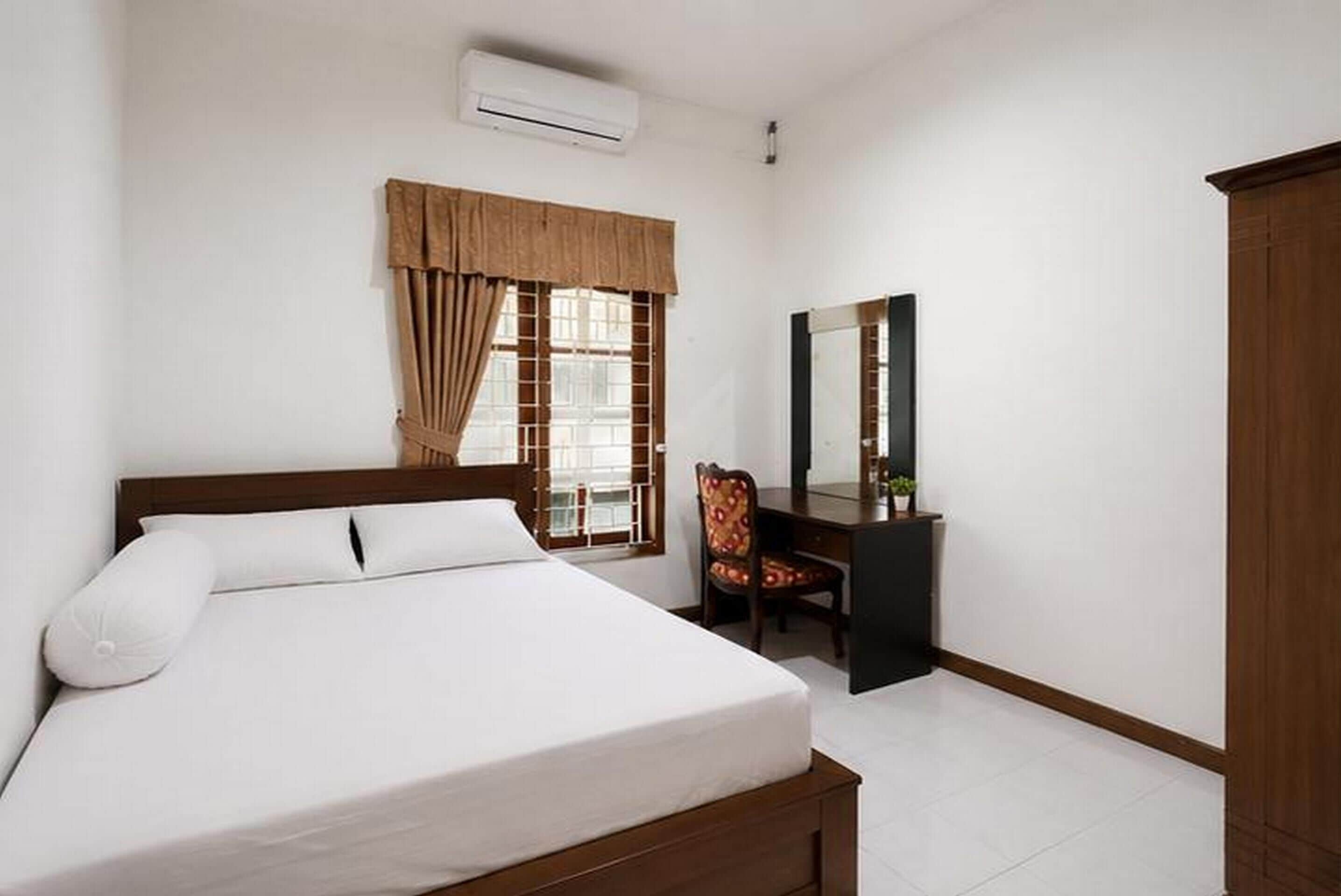 Standard Double Room | Desk, free WiFi, bed sheets
