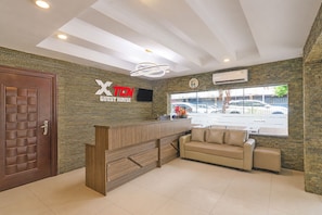 Reception - Collection O Near Harbour Bay Mall formerly X Ten Guest House (Batam)