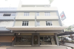 Exterior detail - Collection O Near Harbour Bay Mall formerly X Ten Guest House (Batam)