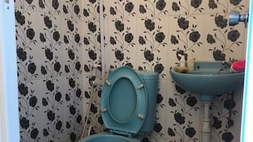 Chambre Double Standard | Salle de bain | Douche