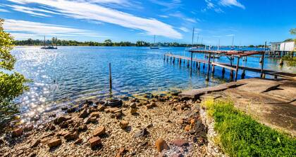 Luxury Caravan on Hastings River-Pet Friendly