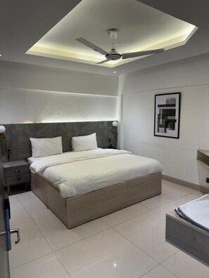 1 bedroom, iron/ironing board, WiFi, bed sheets - Hamsun Superior Double Hotel Room Clifton Karachi (Karachi)