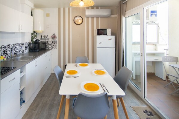 Dining - WELCS APARTMENT 396 EMP in the Port of Roses (Rosas / Roses)