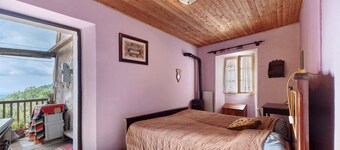 Mountain House in Fenera Park, 800 m – 2 Floors, Private Bath & Kitchen, Terrace, Wi-Fi