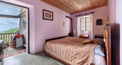 Mountain House in Fenera Park, 800 m – 2 Floors, Private Bath & Kitchen, Terrace, Wi-Fi