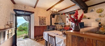 Mountain House in Fenera Park, 800 m – 2 Floors, Private Bath & Kitchen, Terrace, Wi-Fi