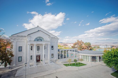 Palace Hotel
