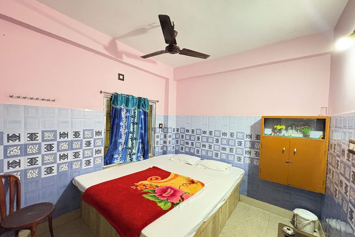 Standard Double Room, City View | Desk, free WiFi